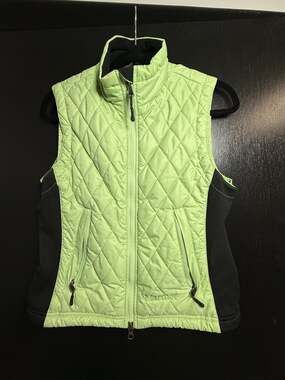 Marmot Womens Small Quilted Insulated Vest Lime Green Black Full Zip Outdoor